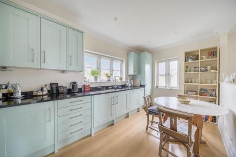 kitchen a.jpg