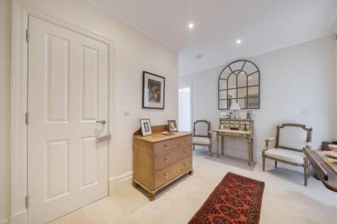 entrance hall flat.jpg
