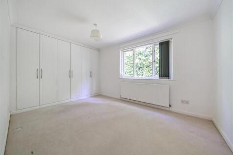 Bedroom 1.jpg