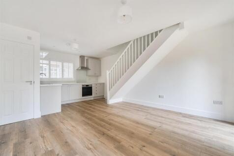 rec to stairs.jpg