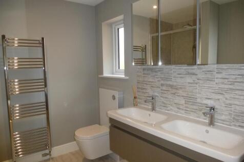 Ambleside - en-suite shower room.JPG