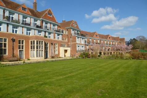 Rear aspect 2 - Apt 101 King Edward VII .JPG