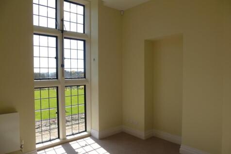 Apt 101 King Edward VII bedroom.JPG