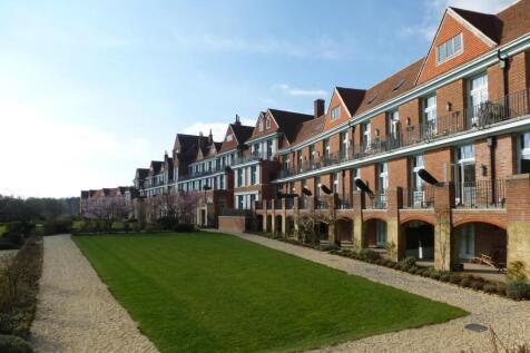 Rear aspect 1 - Apt 101 King Edward VII.jpg