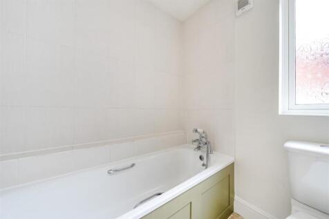 Bathroom (enhanced).jpg