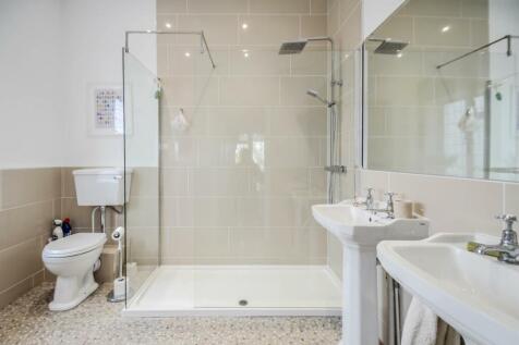 Second Bedroom En Suite .jpg