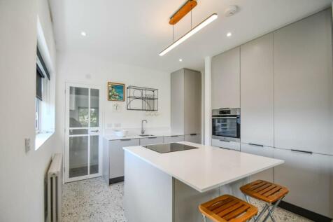 Lounge/Kitchen