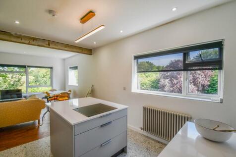 Lounge/Kitchen