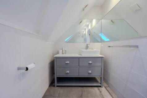 Master Bedroom En Suite
