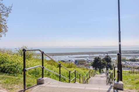 Leigh Steps