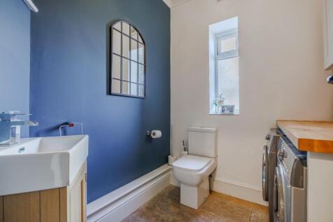 Utility Room / W/C