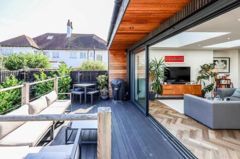 Garden/Kitchen - Diner