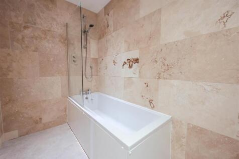 Bathroom 1.jpg