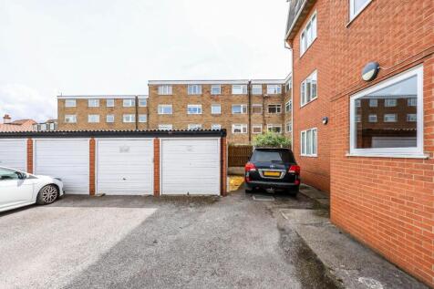 Parking/Garage