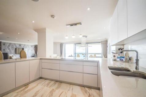 Kitchen - Lounge - Diner