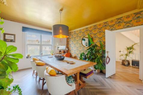 Bedroom 3 / Dining Room