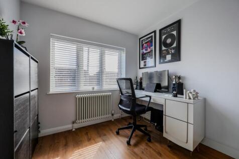 Sitting Room/Bedroom