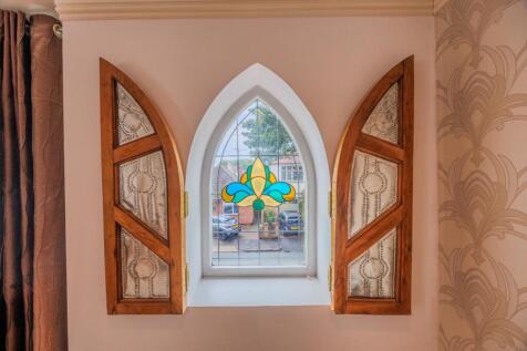Feature Window