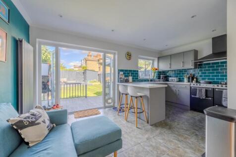 Kitchen Family Room