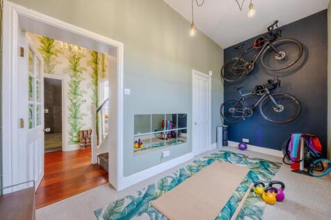 Bedroom 4 / Gym