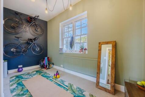 Bedroom 4 / Gym