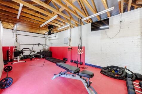 Garage / Gym