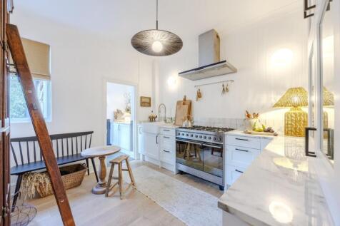 Kitchen / Breakfast Room