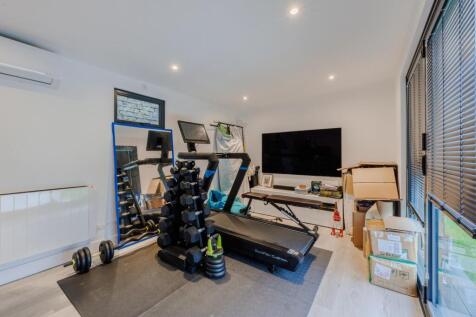 Outbuilding / Office