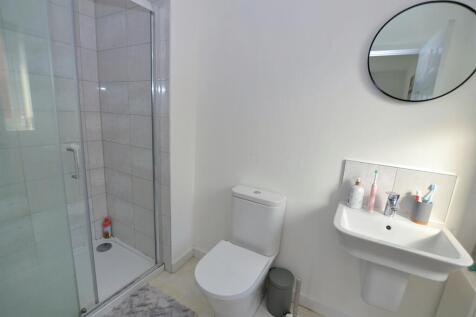 En-suite to Master 