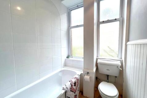 9. bathroom 2