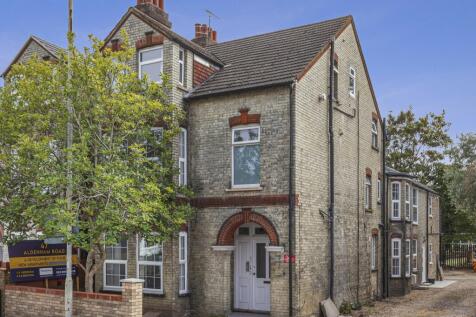 Flats at 47 Aldenham Road
