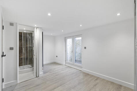Flat 5 Bedroom 2
