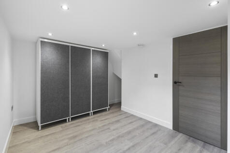 Flat 5 Bedroom 2