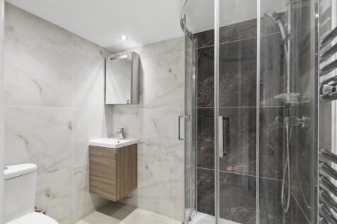 Flat 5 Shower Room 2
