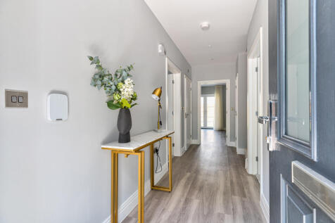 Plot 3 Hallway