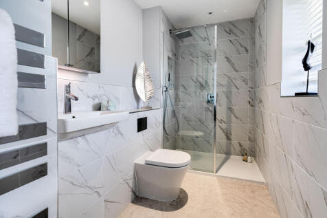 Plot 4 Ensuite