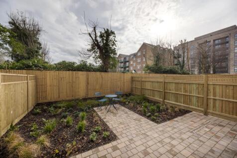 Show Flat outside space