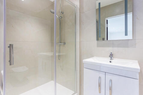 Bedroom 2 ensuite