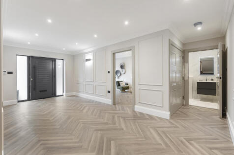 Plot 5 Hallway spec