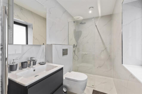 Plot 5 Ensuite spec