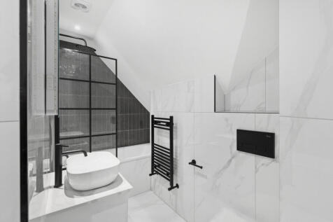 Plot 10 Bathroom
