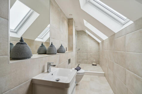 Show Apartment Ensuite Bathroom