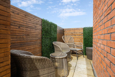 Show Apartment Balcony