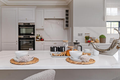 Sabre Close Show Home