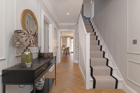 Sabre Close Show Home