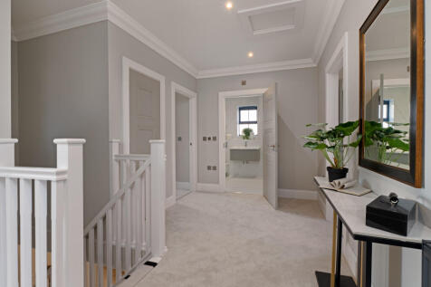 Sabre Close Show Home
