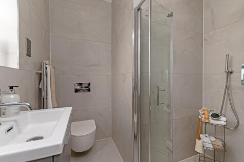 Sabre Close Show Home