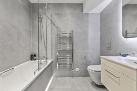 1-Bed Show Apartment