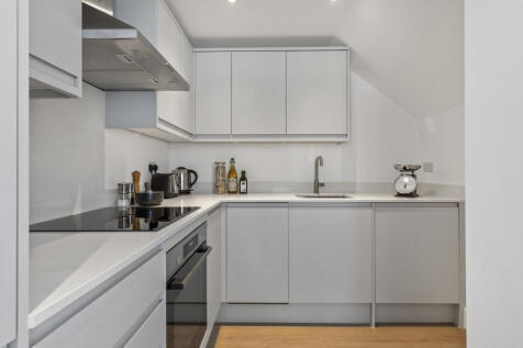 1-Bed Show Apartment