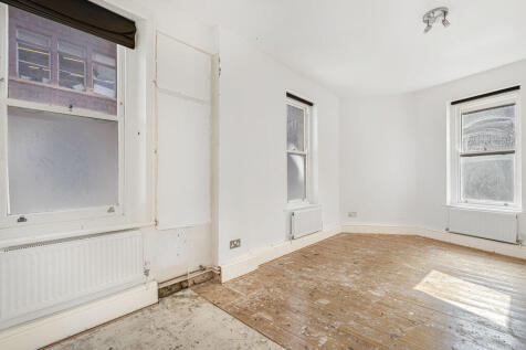 Reception/Bedroom
